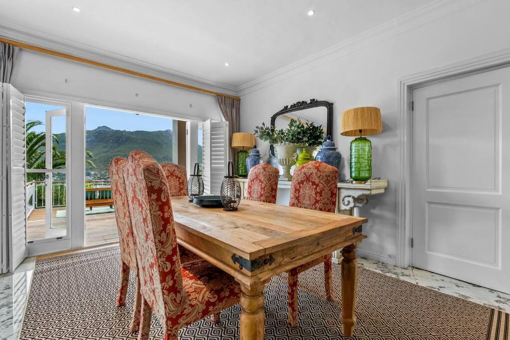 Sunsetviews Houtbay Holiday home *